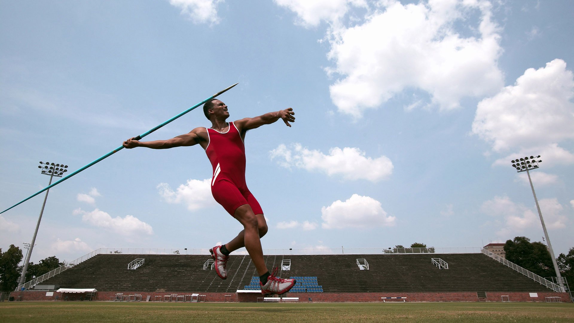 体育新闻中心推进体育智库体系建设，体育专题报道